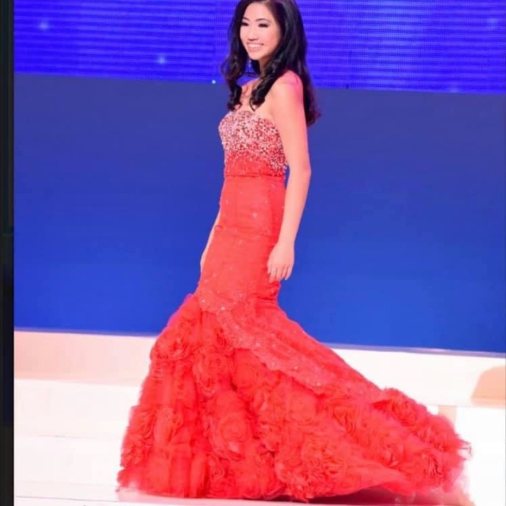 Red Mermaid Sherri Hill Rose Gown